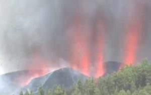 Vulcão Cumbre Vieja entra em erupção; risco de tsunami no Brasil é remoto