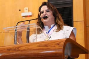 Diretora da Conexão Safra recebe Comenda Maria Ortiz na Assembleia Legislativa do ES