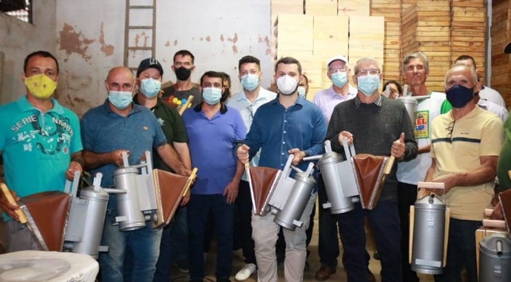 Funsaf III: apicultores de Viana recebem equipamentos para aumentar produção de mel