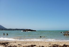 Verão capixaba: e-book traz atrativos e serviços para quem quer curtir as praias do ES