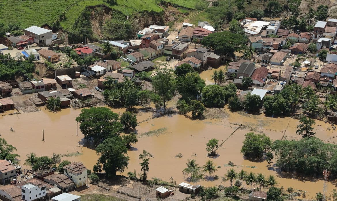 Estudo mostra que Brasil registrou recorde de extremos de chuva no início deste verão