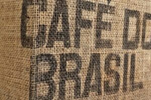 Produtividade média dos Cafés do Brasil foi estimada em 30,6 sacas por hectare