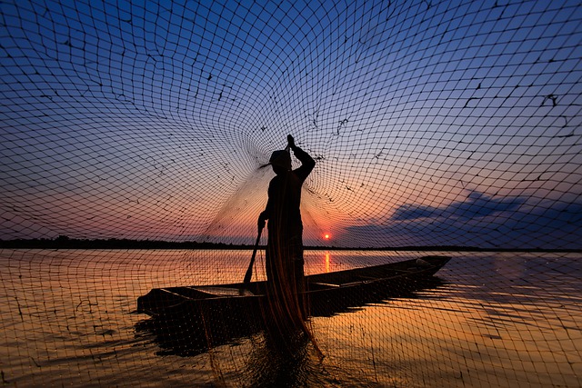 Pesca com rede proibida para quem não é morador em Aracruz