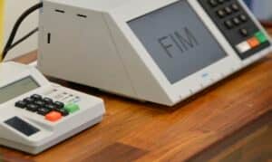 O Tribunal Superior Eleitoral (TSE) conclui a assinatura digital e lacração dos sistemas eleitorais que serão usados nas eleições de outubro