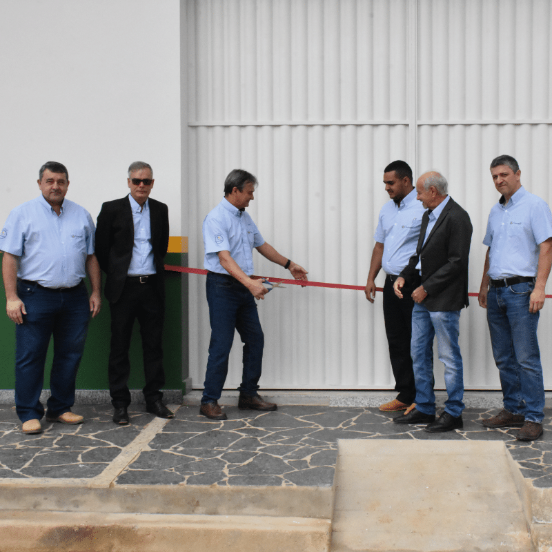Coocafé inaugura nova unidade comercial em Mutum (MG)