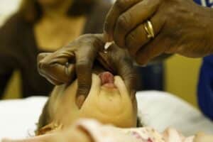 País atingirá meta de vacinação contra a pólio, diz ministro