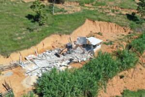 Operação desmonta abatedouro de carne clandestina em Viana