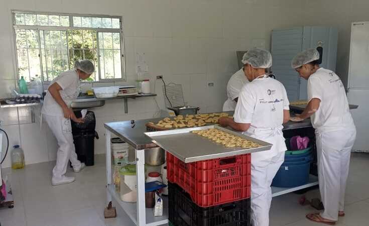 Associação atinge auge de produção de biscoitos e polpa de frutas