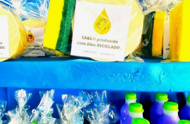 Projeto troca óleo de cozinha usado por produtos de limpeza, em Guaçuí