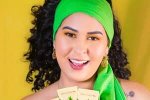 Empresária lança gloss de abacaxi de Marataízes e investe em expansão