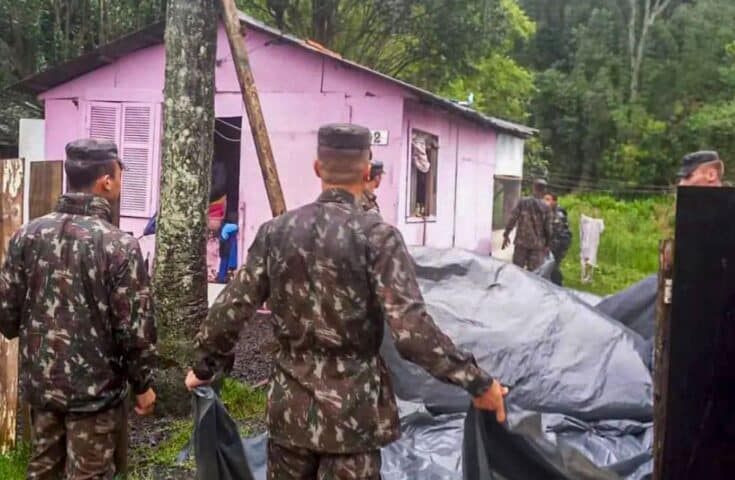 Sobe para 135 total de cidades atingidas por chuvas em Santa Catarina