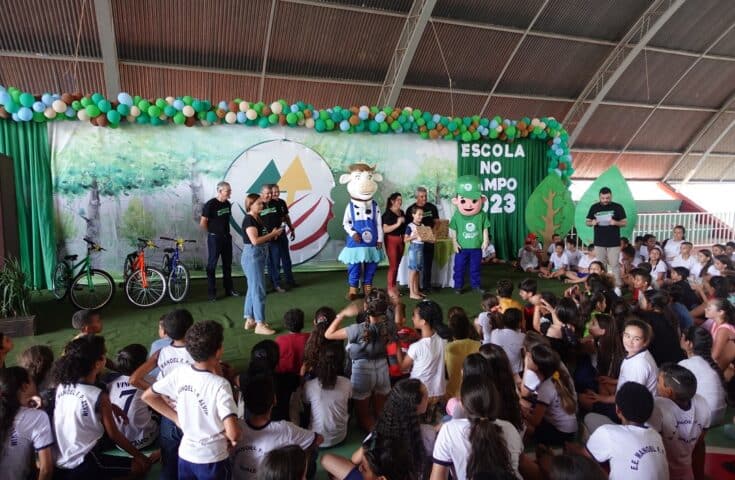 Coocafé encerra Projeto Escola no Campo com a premiação de alunos