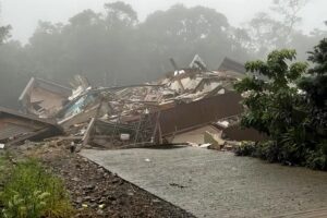 Prédio desaba em Gramado por causa do grande volume de chuvas