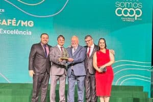 Coocafé conquista prêmio nacional por excelência em gestão