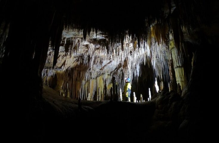 Cavernas de 600 milhões de anos encantam turistas em SP