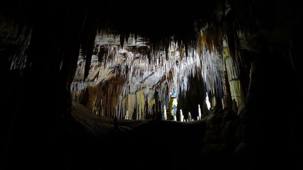 Cavernas de 600 milhões de anos encantam turistas em SP