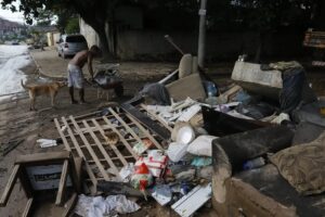 Chuvas no Rio: sobe para 12 mil número de desalojados