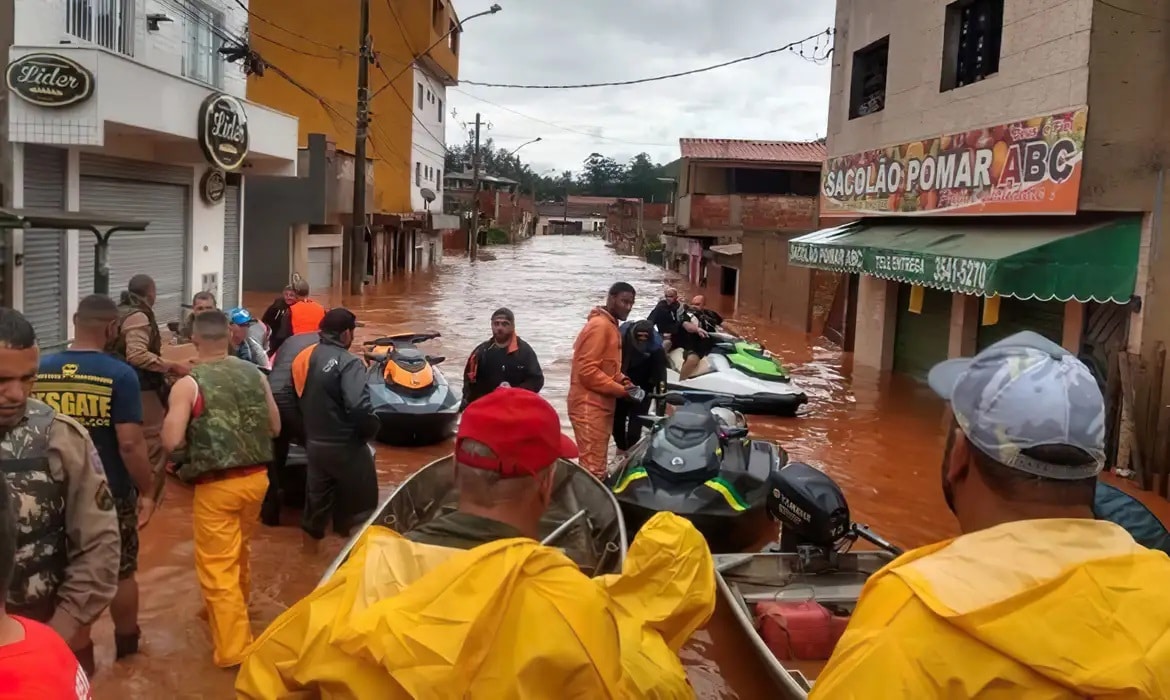 Defesa Civil mantém alerta para chuvas fortes em Minas Gerais