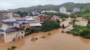 Chuvas no ES Centro de Guaçui, próximo ao hospital