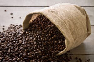 Aumento de oferta deve pressionar preços do café em NY