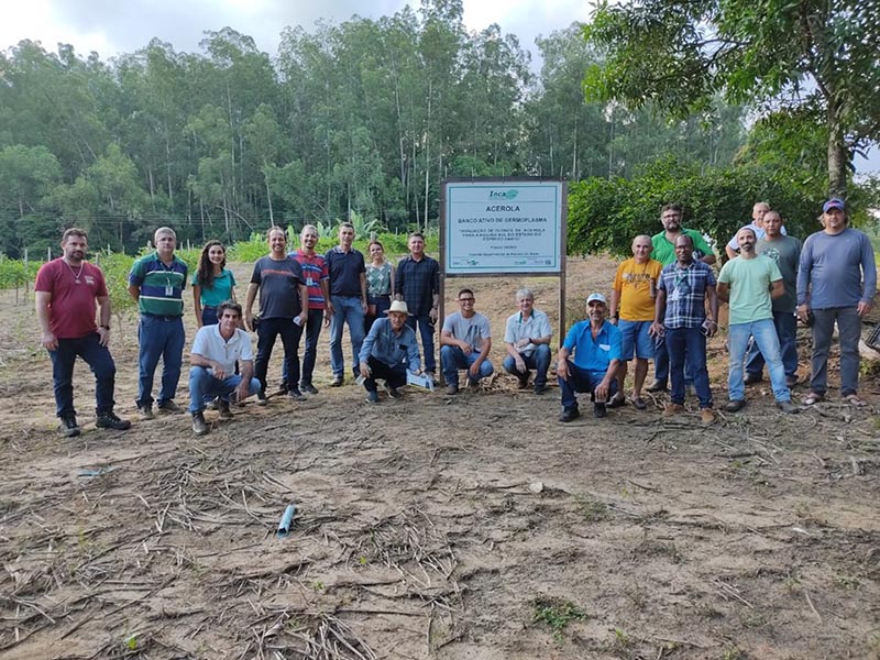 Produtores rurais participam de palestra sobre acerola em Cachoeiro