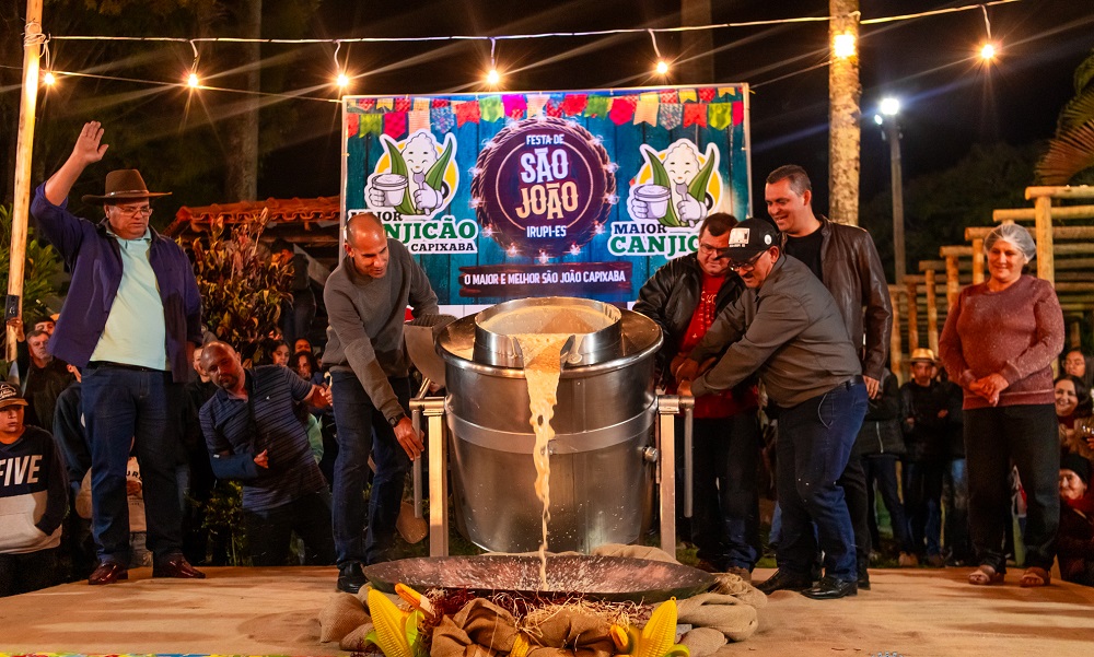 Festa de São João em Irupi celebra 113 anos com tombo do canjicão