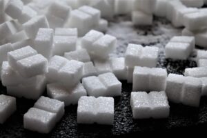 Açúcar branco pode? Confira como substituí-lo na dieta