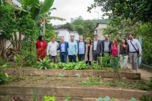 Deu samba! Zeca Pagodinho apoia projeto de agricultura urbana em Xerém