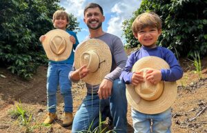 A primeira publicação do Pais e Filhos do Agro foi feita há pouco mais de um ano e eles já somam mais de 159 mil seguidores no instagram e 9 mil no TikTok