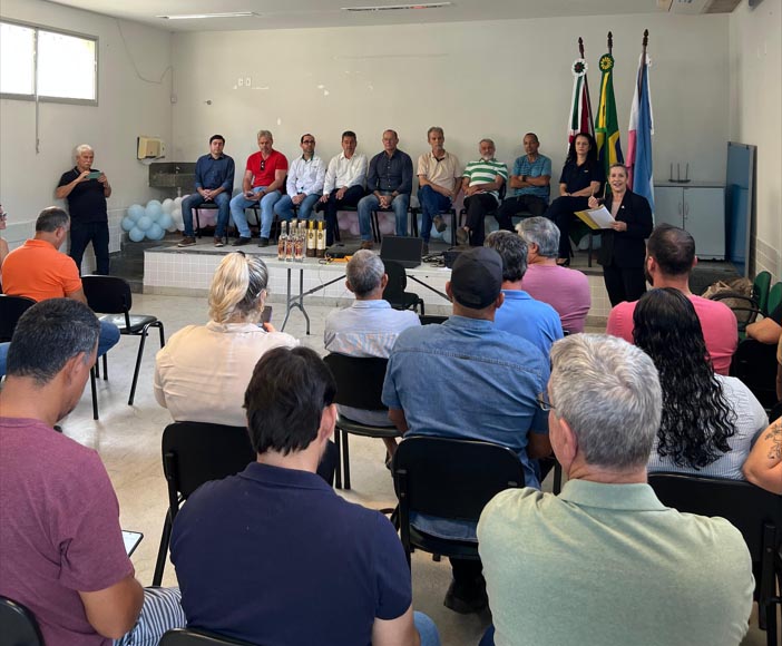 Entrega de equipamentos do Funsaf fortalece apicultura capixaba