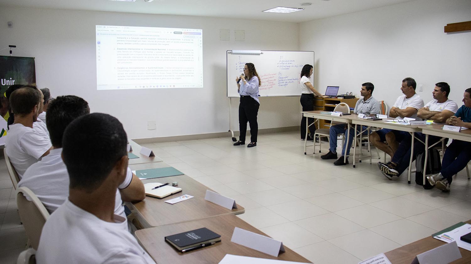 Cooabriel realiza imersão estratégica com conselheiros Cooabriel realiza imersão estratégica com conselheiros