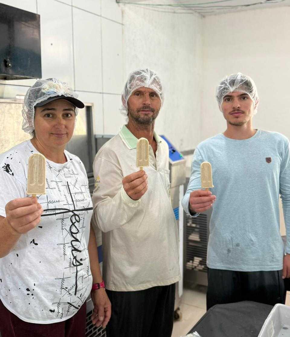 Família de Alfredo Chaves cria sorvetes artesanais feitos de inhame