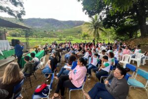 Sementes crioulas unem escolas e agricultores em Águia Branca Sementes crioulas unem escolas e agricultores em Águia Branca