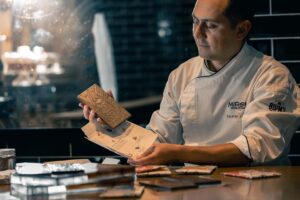 Chocolate feito com cacau de Linhares conquista prêmio internacional