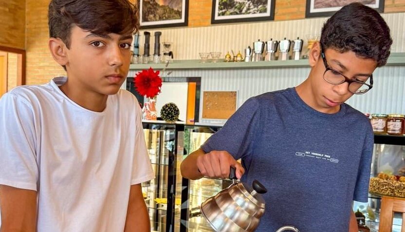 Salomão e Miguel: histórias de jovens baristas marcam o Conexão Caparaó e apontam renovação no setor (Foto: divulgação)