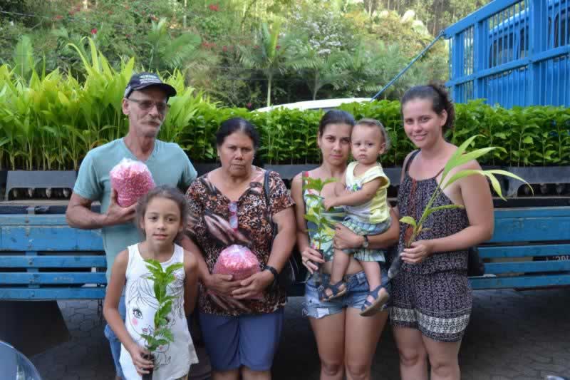 Agricultores familiares recebem sementes de qualidade em Marechal Floriano